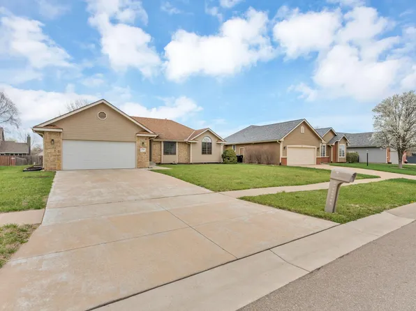2738 SW Chauncey Ct, Topeka, KS 66614