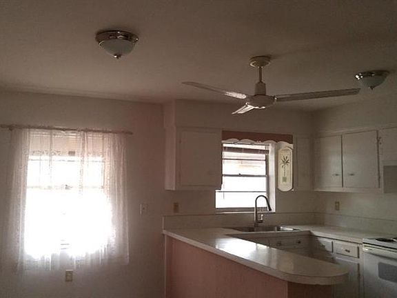 3rd image of 804 33rd St W