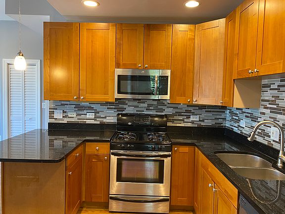 2nd image of 2505 W George St #301
