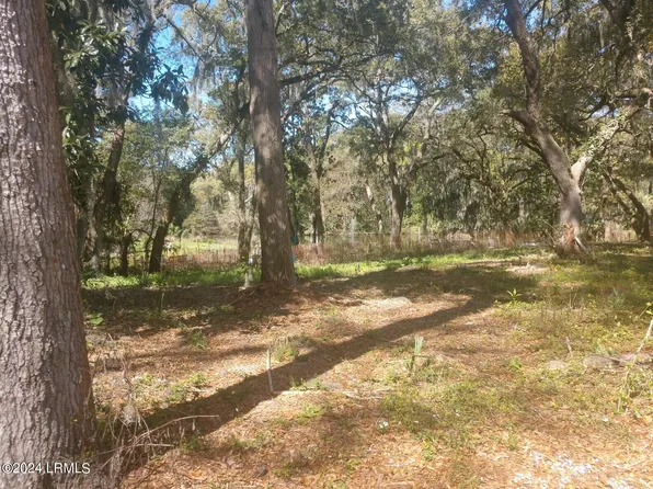 2021 Lafayette St, Beaufort, SC 29902