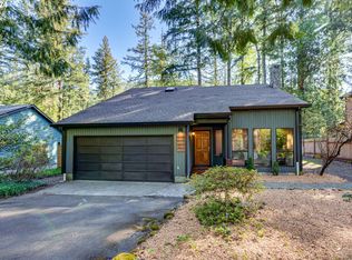 65377 E Sandy River Ln, Rhododendron, OR 97049