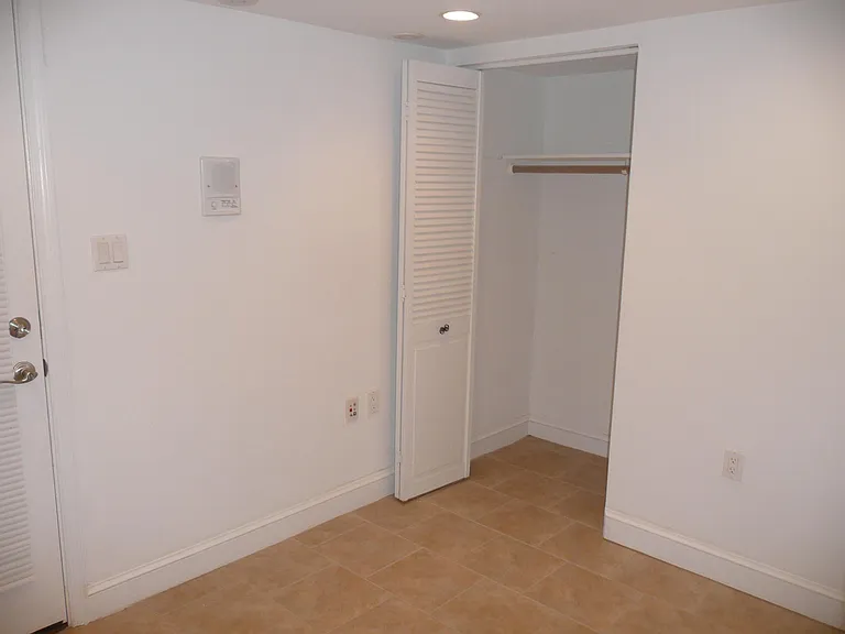 706 7th St SE #B — Photo 22