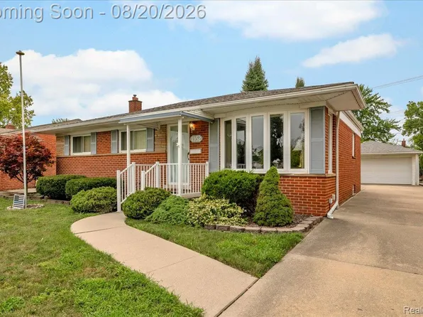1952 Lakeview St, Trenton, MI 48183