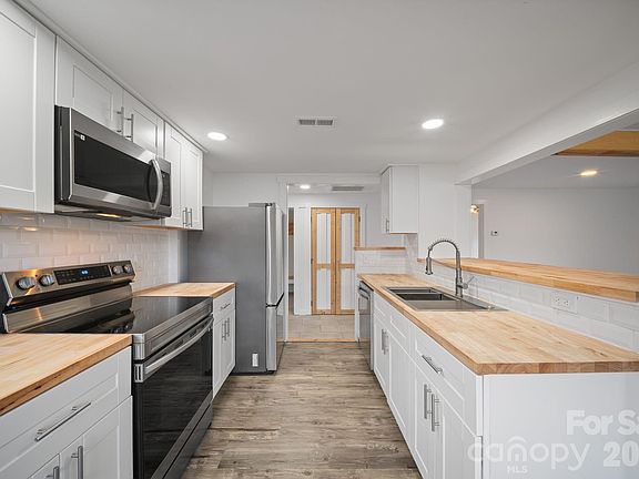 2nd image of 86 Chestnut Hill Rd