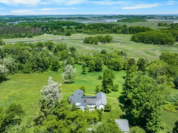 158 Argilla Rd, Ipswich, MA 01938