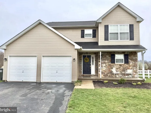 30 Westbury Dr, Gilbertsville, PA 19525