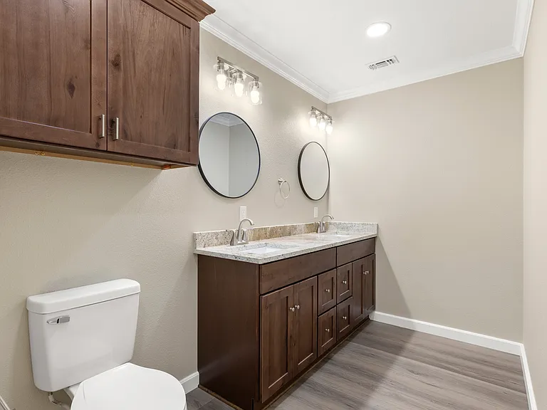 579 FM 2026 — Photo 16