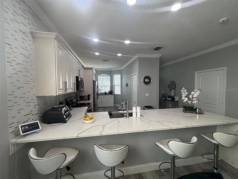 5028 Olde Kerry Dr — Photo 3