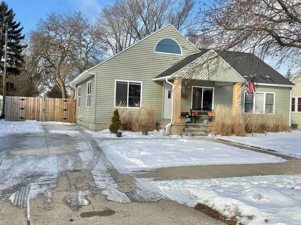 410 Scheurmann St, Essexville, MI 48732