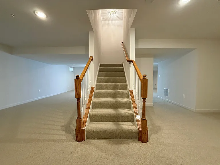 4415 Medallion Dr — Photo 42