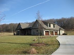 3rd image of 122 Burnt Hickory Ln