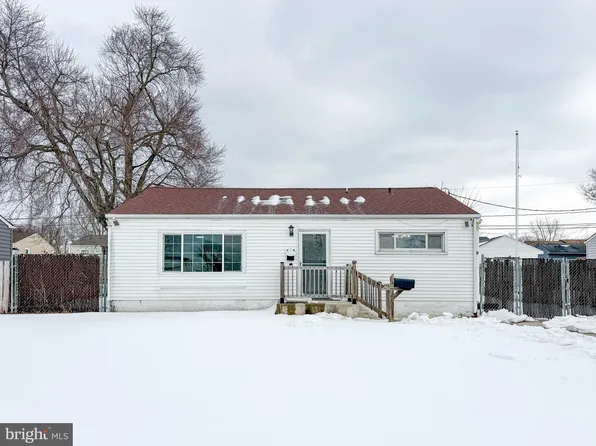 17 Gene Ave, New Castle, DE 19720