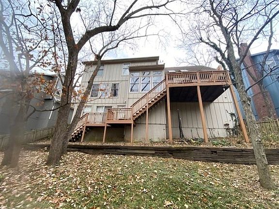3rd image of 15606 Maple St
