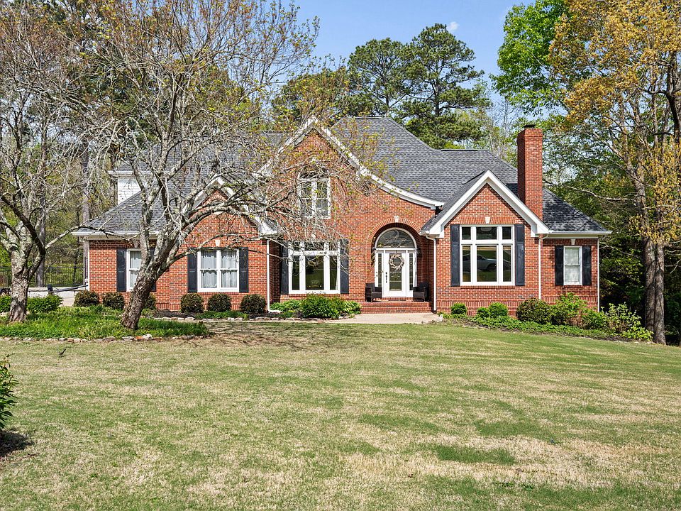 1st image of 373 Bridgewater Dr