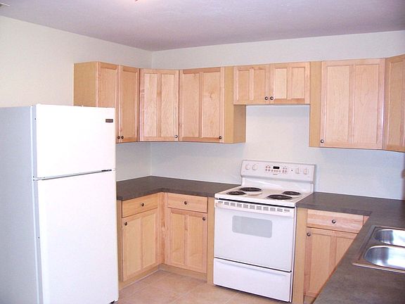 Eat In Size Kitchen With All New Appliances and Hardwood Cabinets