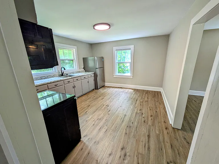 123 W Marion Rd — Photo 5