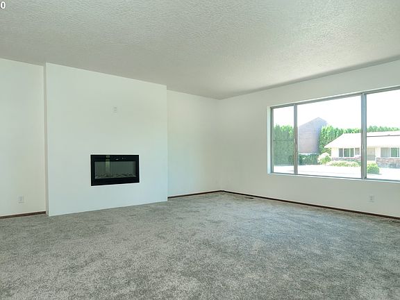 3rd image of 1266 SE 16th Ave