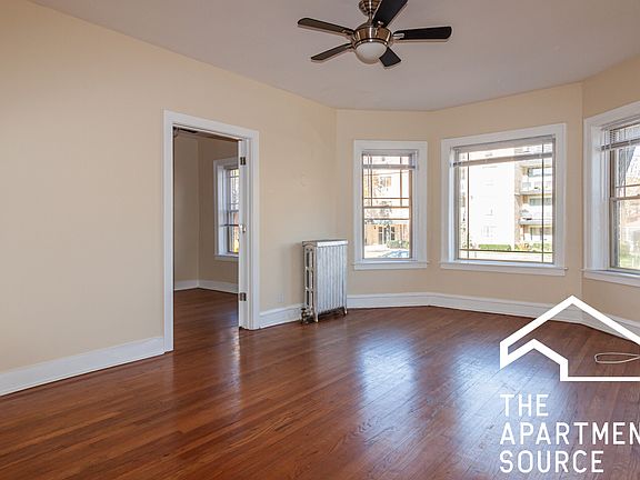 4th image of 1337 W Touhy Ave APT 1N