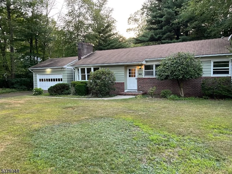 43 Rocky Point Rd — Photo 2