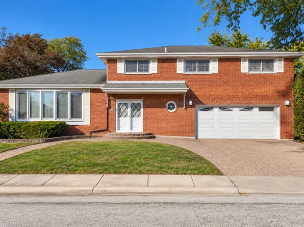 7057 N Kilpatrick Ave, Lincolnwood, IL 60712