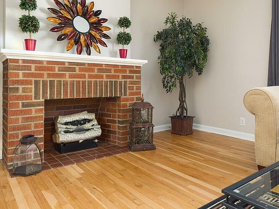 5th image of 2332 Pine St