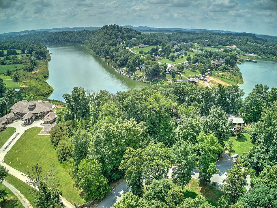 1st image of 161 Jamestown Dr