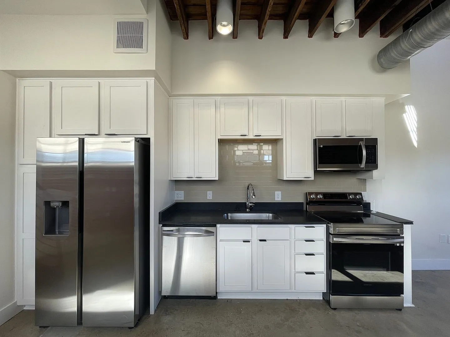 2 bed, 2.0 bath, 1280 sqft, $1,620 — Photo 3