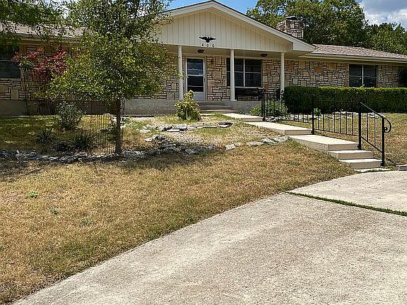 2nd image of 400 Earl Dr