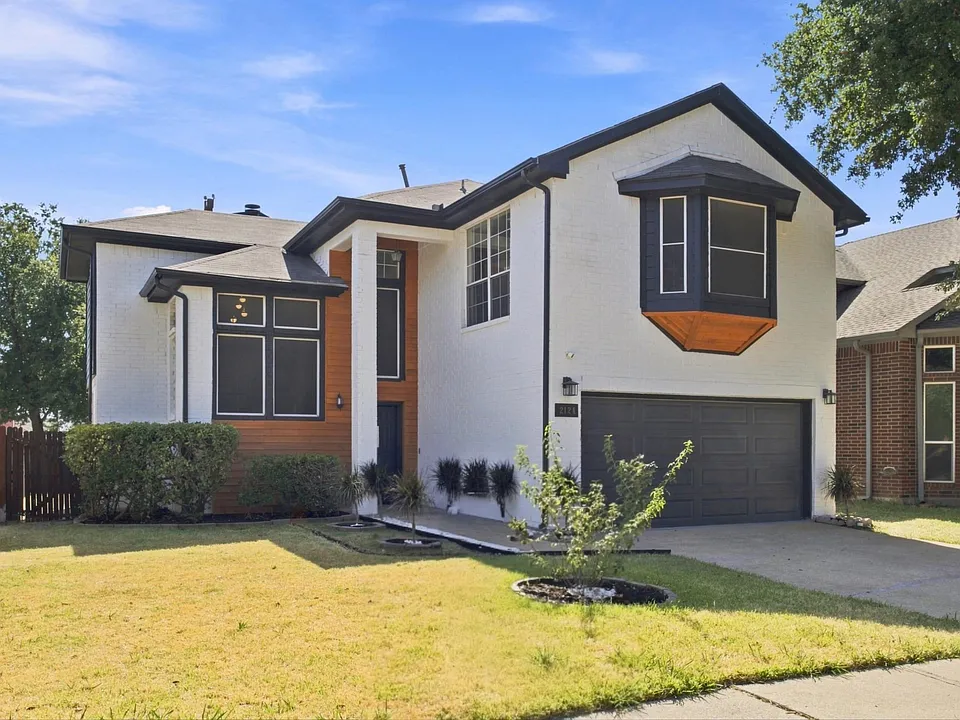 2124 Newport Dr