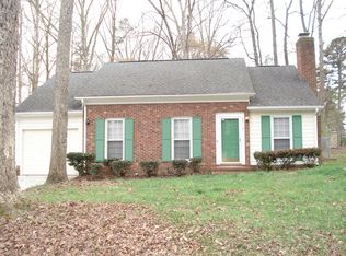 8712 Mission Hills Rd, Charlotte, NC 28227