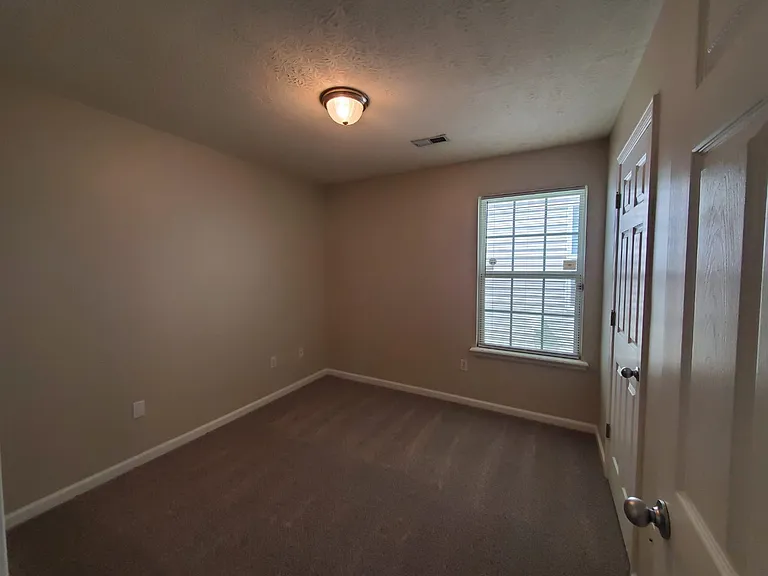 204 Lucille Dr — Photo 13