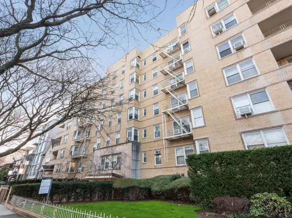 1250 Ocean Parkway image 1 of 15
