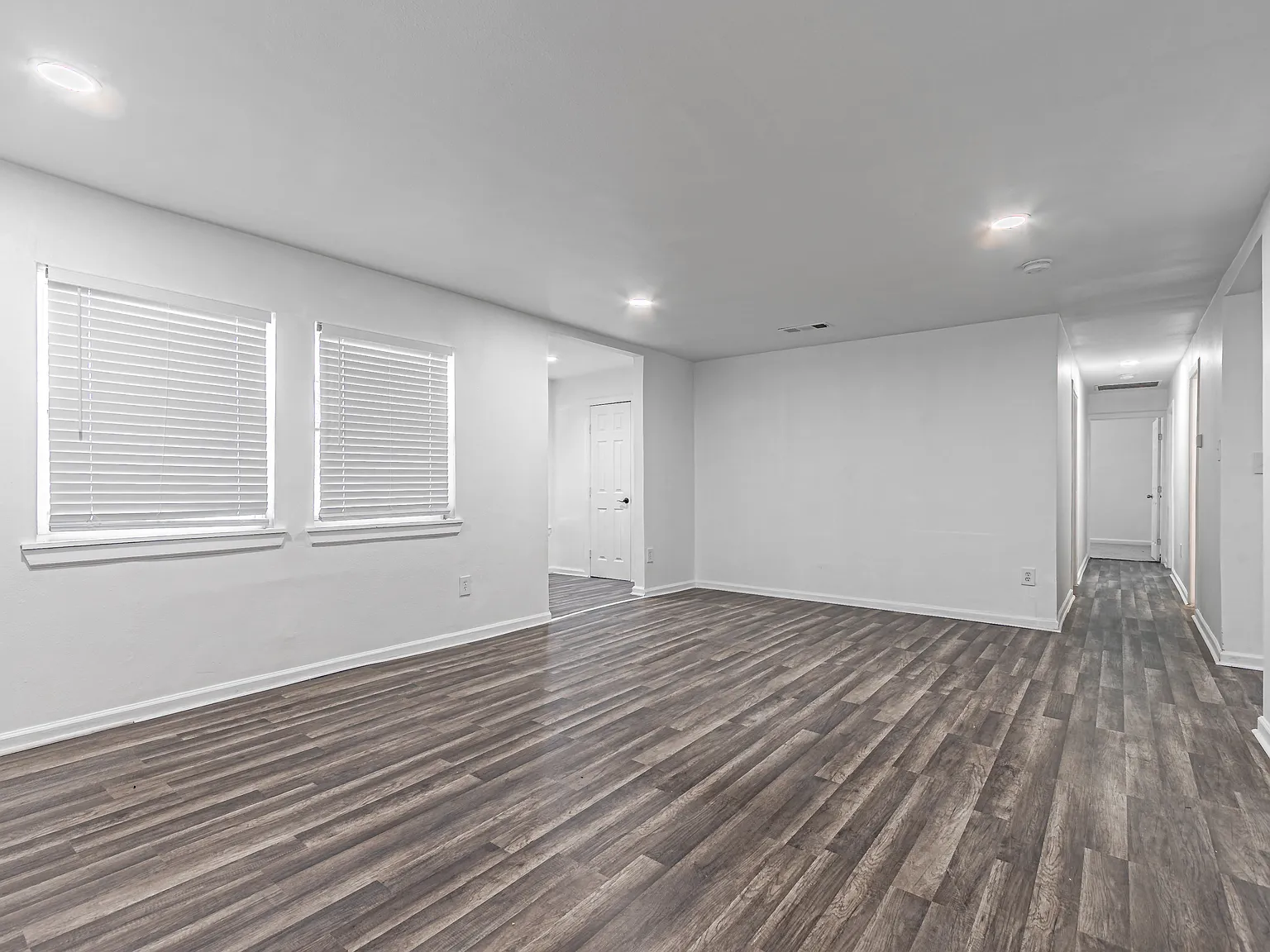 5 bed, 2679 sqft, $2,600 — Photo 3