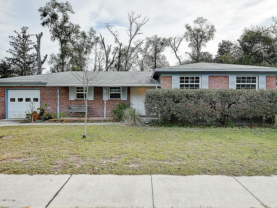 1st image of 1815 Grove Park Dr