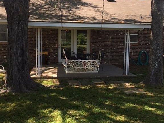 2nd image of 106 Twin Circle Dr