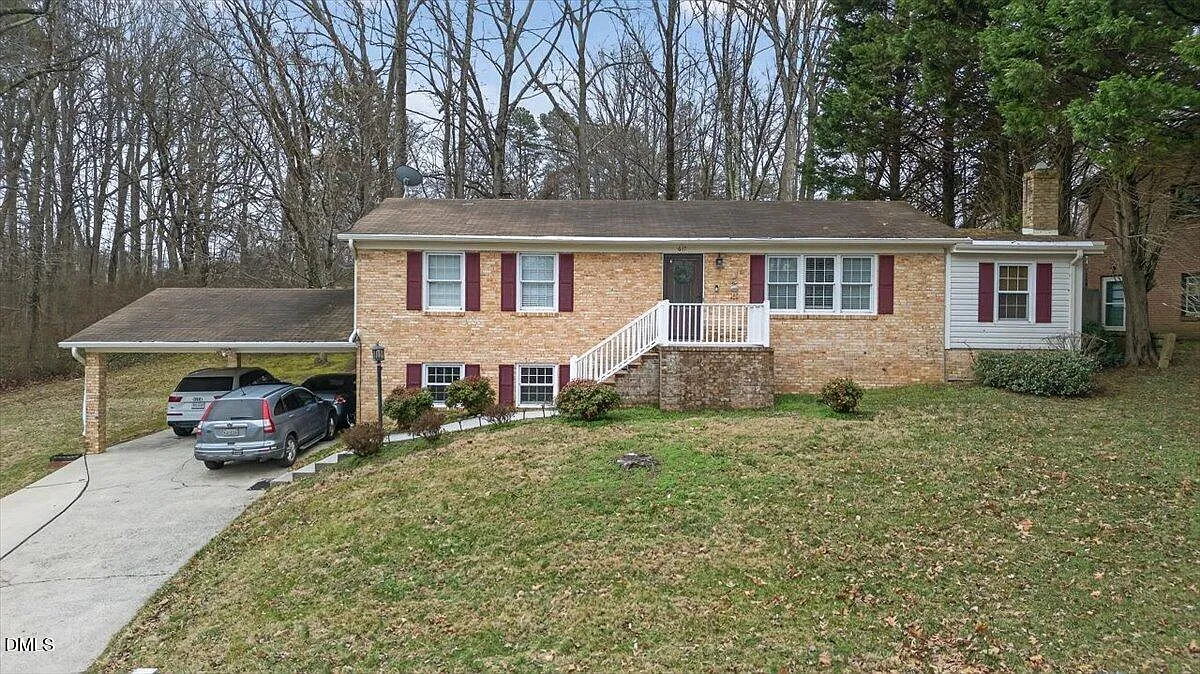 617 Greenway Dr photo 1