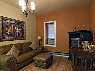122 N Main St APT 8, Waynesville, NC 28786