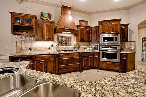 4th image of 6109 Valley Forge Dr