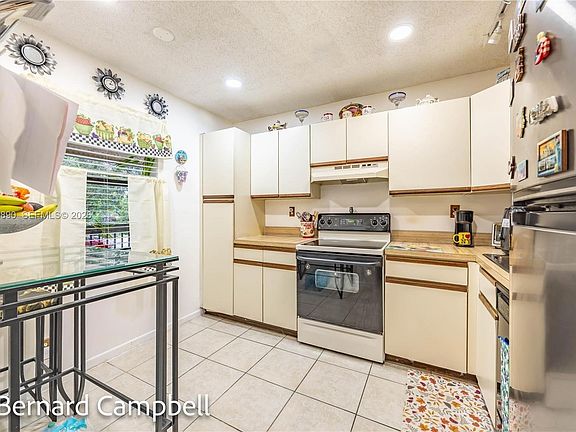 4th image of 3135 Carambola Cir S #2368