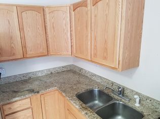 920 Valleyview Dr, Marion, IA 52302