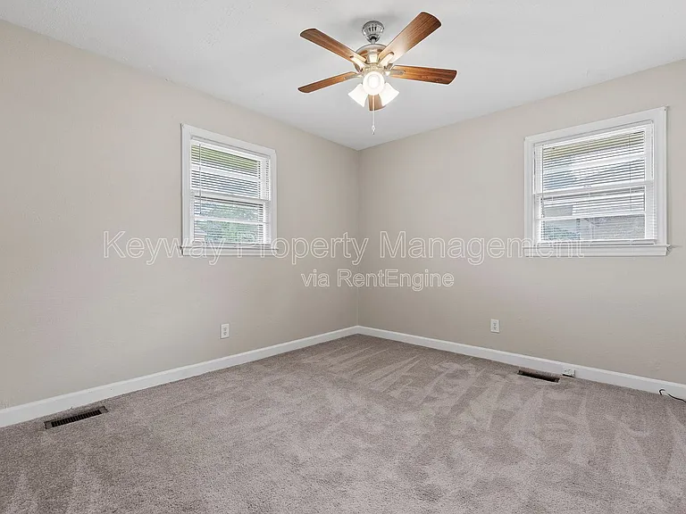 133 Belair Rd — Photo 11