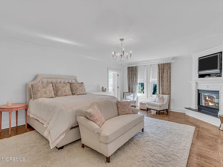 207 Monmouth Ave — Photo 40
