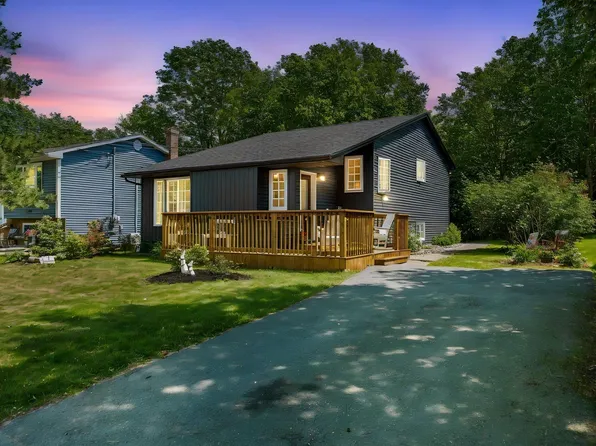 44 Tantling Cres, Dartmouth, NS B2W 4Z6