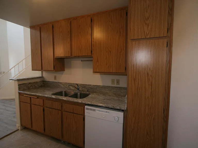 3637 Clarington Ave #213 — Photo 19