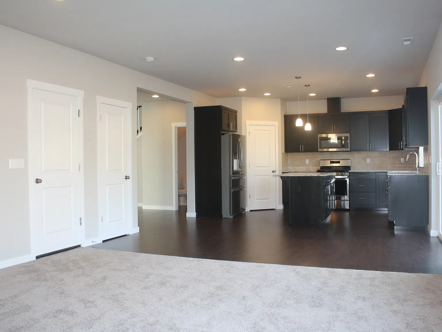 4 bed, 2267 sqft, $3,595 — Photo 4