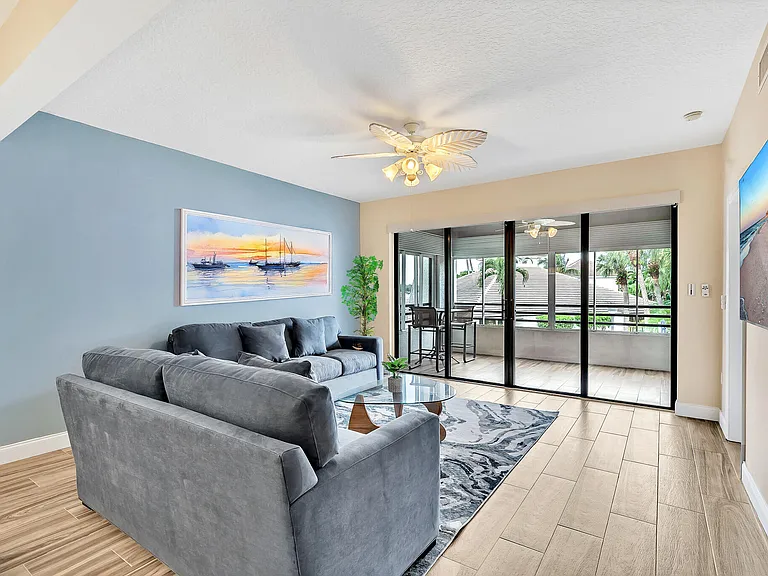 827 Oak Harbour Dr — Photo 16