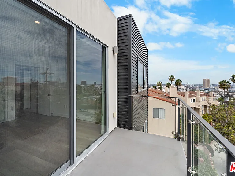 957 Figueroa Ter #307 — Photo 25