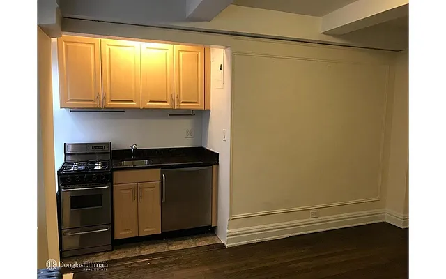 Rented by Douglas Elliman | media 2