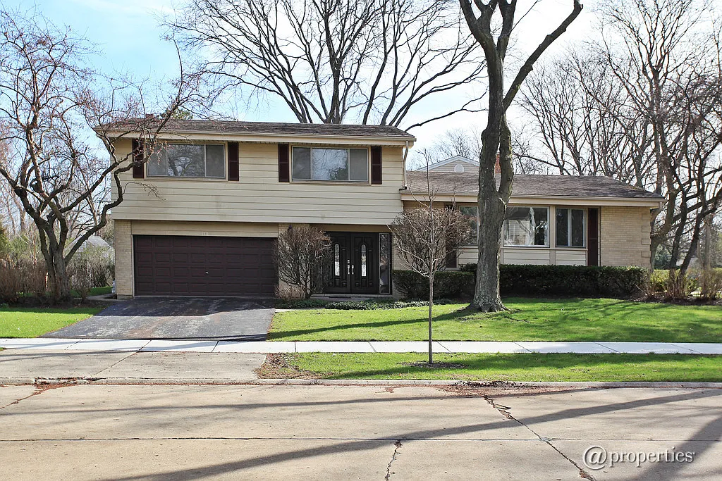 1831 Heather Ln photo 1