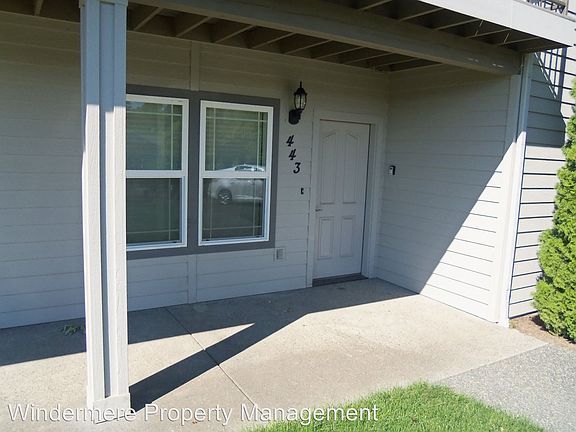 2nd image of 443 SE Valley Dr